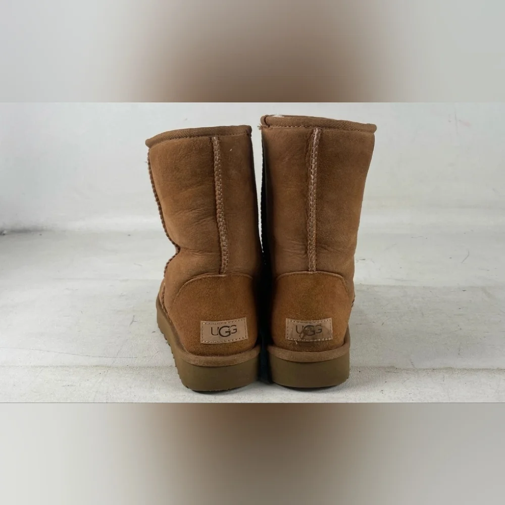Ugg Classic Short Brown Shearling Lined Sheepskin Winter Boots, Size 7_5
